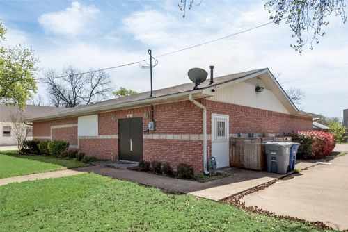 1718 Bayside St, Dallas, TX, 75212-1817 | Card Image
