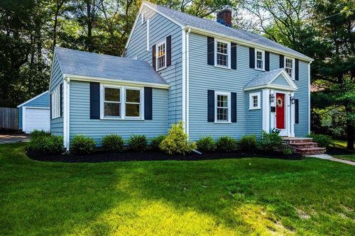 97 Summer Ave, Reading, MA, 01867-2340 | Card Image