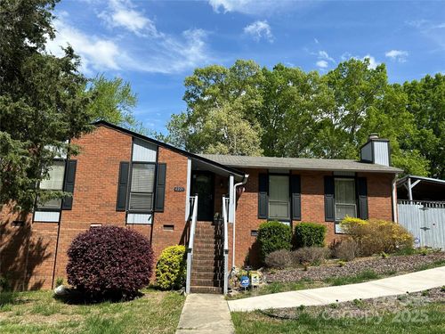 6221 Thermal Rd, Charlotte, NC, 28211-5629 | Card Image