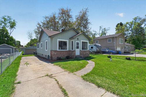 677 Lucille Drive, Wolverine Lake Village, MI, 48390 | Card Image