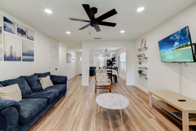 4405 Button Bend Cir, House other with 4 bedrooms, 2 bathrooms and 2 parking in Austin TX | Image 17