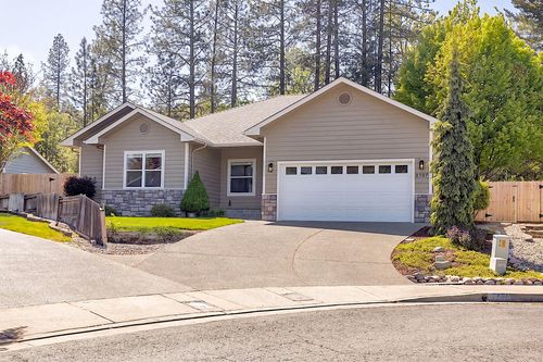2737 Sw Trinity Way, Grants Pass, OR, 97527-6714 | Card Image