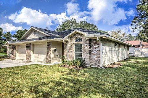 a-200 Medic Ln, Alvin, TX, 77511-5576 | Card Image