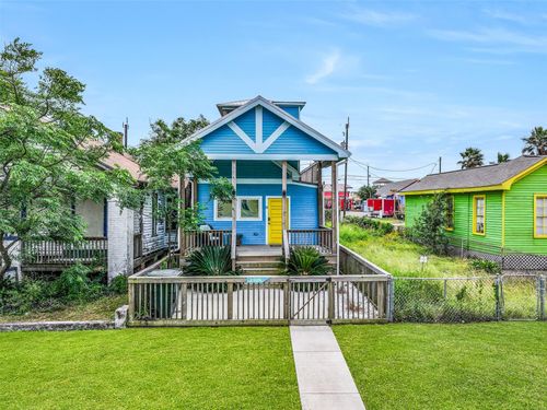 2909 Avenue R, Galveston, TX, 77550-7740 | Card Image