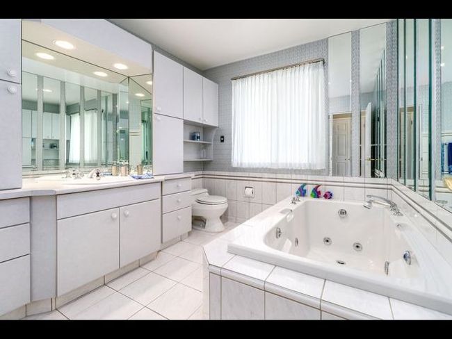 6005 Humphries Pl, House other with 5 bedrooms, 3 bathrooms and 6 parking in Burnaby BC | Image 13