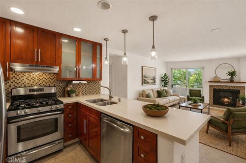 202-4702 Fulton Ave, Sherman Oaks, CA, 91423-4339 | Card Image