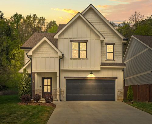 637 Lullwater Rd, Chattanooga, TN, 37405-4619 | Card Image