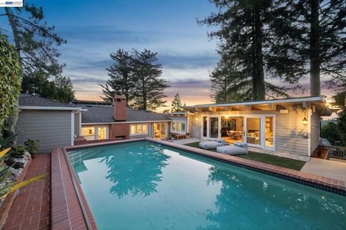 6427 Ascot Dr, Oakland, CA, 94611-2554 | Card Image