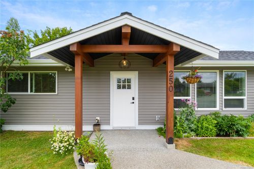 250 Cedar St, Parksville, BC, V9P1J1 | Card Image