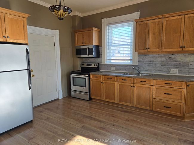 55 Main St S, Home with 6 bedrooms, 2 bathrooms and 6 parking in Forest ON | Image 8