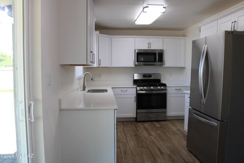 6526 E Calle Dened, Tucson, AZ, 85710-5614 | Card Image