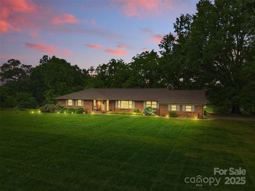 1081 Long Dr, Newton, NC, 28658-8489 | Card Image