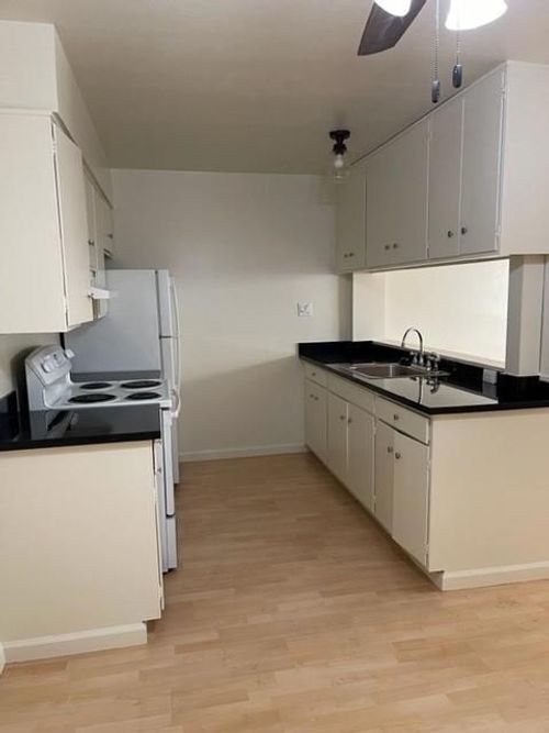 apt-3-144 24th Ave, San Mateo, CA, 94403-2250 | Card Image