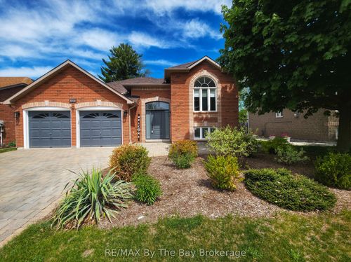 424 Ramblewood Dr, Wasaga Beach, ON, L9Z1P3 | Card Image