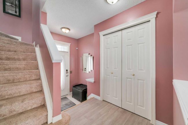 177 Citadel Estates Terrace Nw, Home with 3 bedrooms, 2 bathrooms and 4 parking in Calgary AB | Image 4