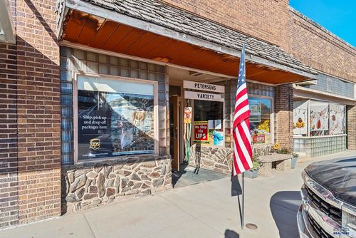 135 S Center Ave, Philip, SD, 57567-7700 | Card Image