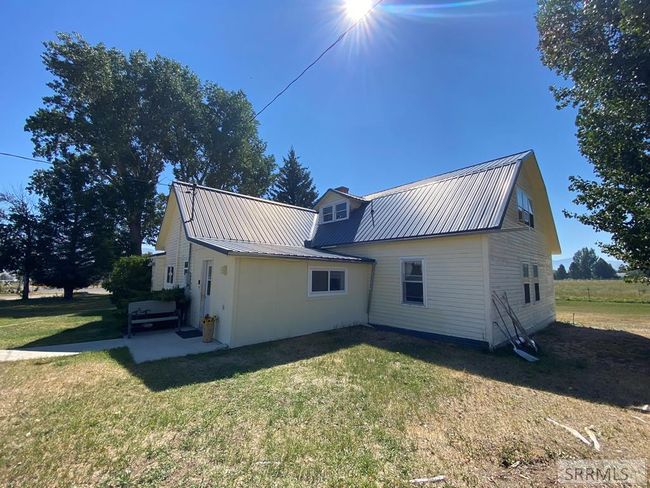 2651 Challis Creek Road, Home with 4 bedrooms, 2 bathrooms and 3 parking in Challis ID | Image 11