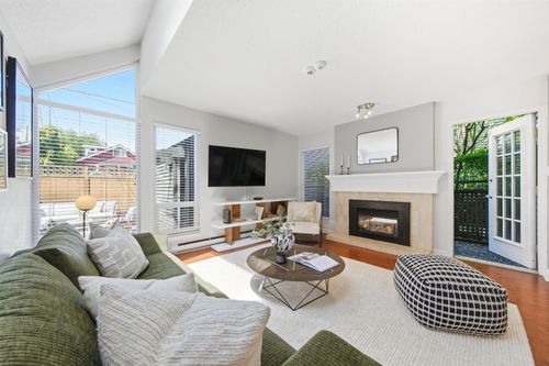 3385 W 8th Ave, Vancouver, BC, V6R1Y3 | Card Image