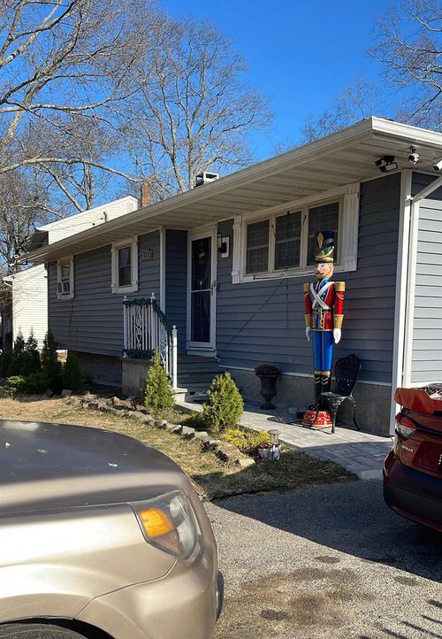 152 Dogwood Rd, Mastic Beach, NY, 11951-4919 | Card Image