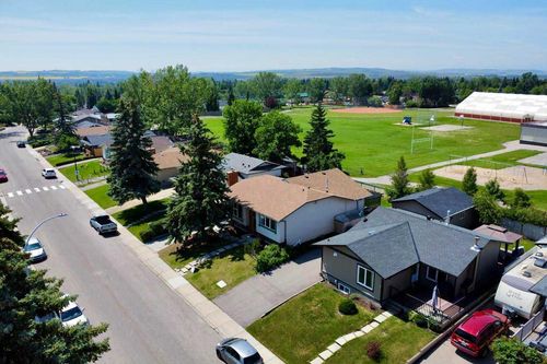 143 Waldron Avenue, Okotoks, AB, T1S1E1 | Card Image