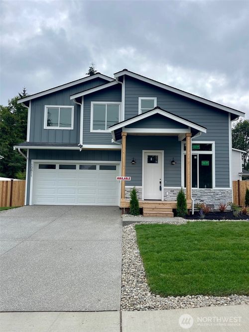 a-10811 Holly Dr, Everett, WA, 98204-3676 | Card Image