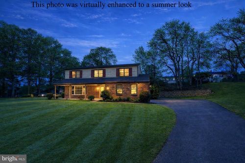 745 Windsor Pl, WALLINGFORD, PA, 19086-6730 | Card Image
