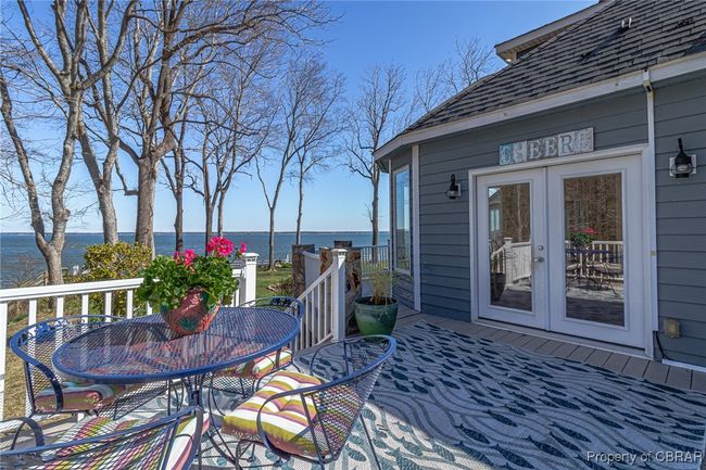 Deck off of kitchen/ perfect for grilling! | Image 10