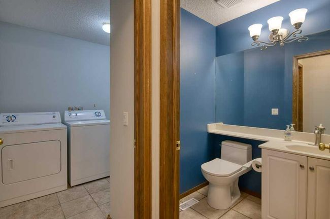 321 Douglas Ridge Pl Se, House detached with 3 bedrooms, 2 bathrooms and 2 parking in Calgary AB | Image 26