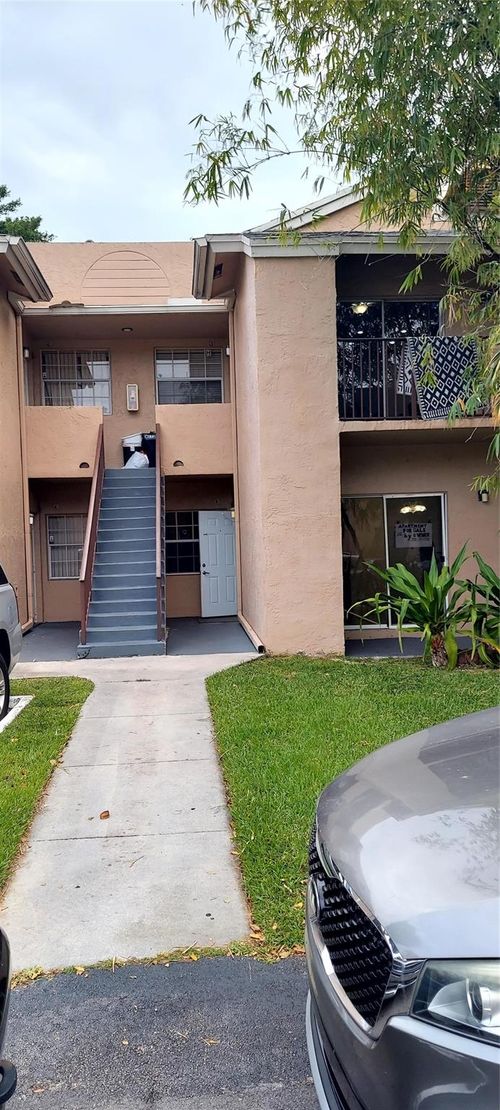 17h-2331 Nw 96th Ter, Pembroke Pines, FL, 33024-3043 | Card Image