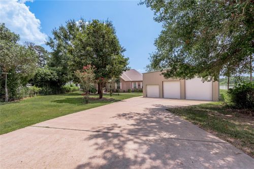 206 Lake Front Dr, Trinity, TX, 75862-8586 | Card Image