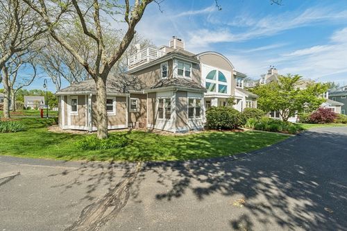 8-8 Oakmont Dr, Buzzards Bay, MA, 02532-4800 | Card Image