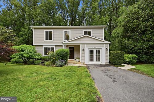 8474 Ararat Ct, ANNANDALE, VA, 22003-1172 | Card Image