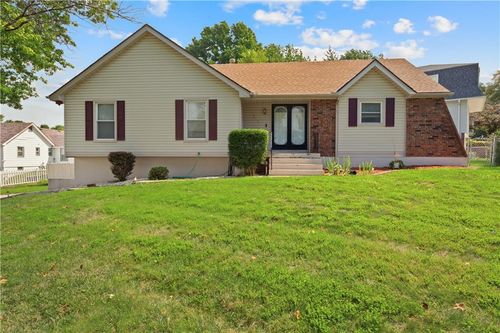 1816 Nw 6th Ter, Blue Springs, MO, 64014-1618 | Card Image