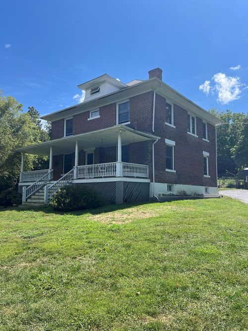 127 Fairview St, Marion, VA, 24354-2901 | Card Image