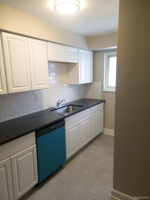 35431 Silvano St, Clinton Township, MI, 48035-2691 | Card Image