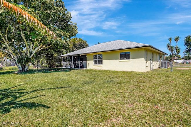 210 Ne 10 Th Ave, House other with 3 bedrooms, 2 bathrooms and null parking in Cape Coral FL | Image 25