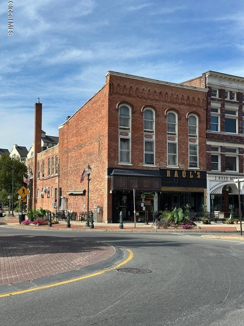 162 Glen St, Glens Falls, NY, 12801-3526 | Card Image