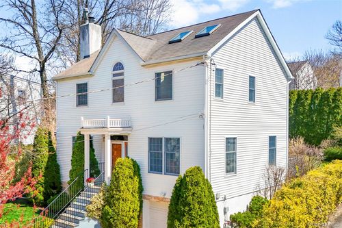 218 Seventh Ave, Pelham, NY, 10803-1312 | Card Image