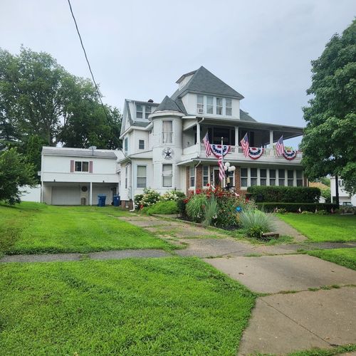 330 E Locust St, Watseka, IL, 60970-1770 | Card Image
