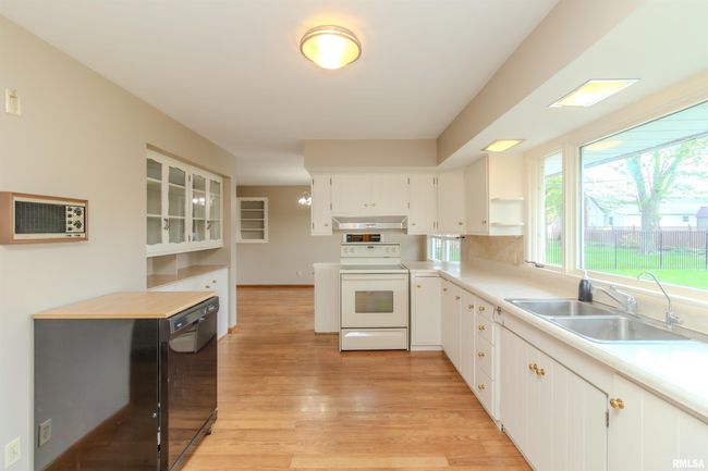 501 W High St, House other with 3 bedrooms, 2 bathrooms and null parking in Roanoke IL | Image 16