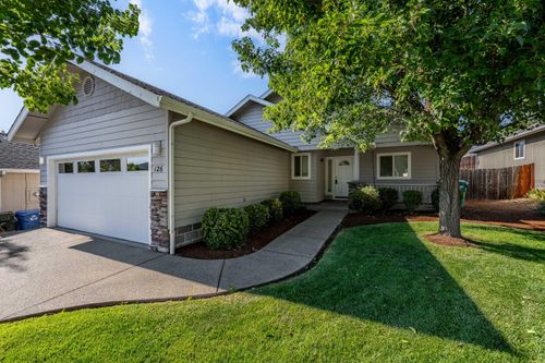 126 Aztec Ct, Grants Pass, OR, 97527-5830 | Card Image