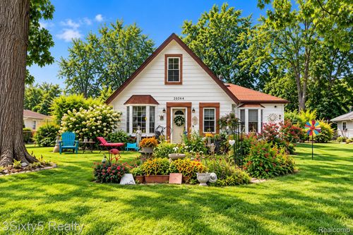 20264 Newman Drive, Brownstown Charter Township, MI, 48183 | Card Image