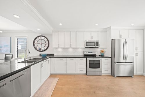 43-4800 Trimaran Dr, Richmond, BC, V7E4Y7 | Card Image