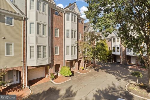 125 Chesterfield Pl Sw, LEESBURG, VA, 20175-2700 | Card Image