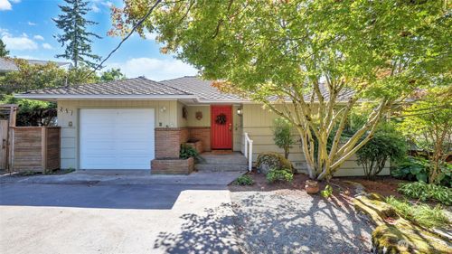 247 Sw 191st St, Normandy Park, WA, 98166-4036 | Card Image