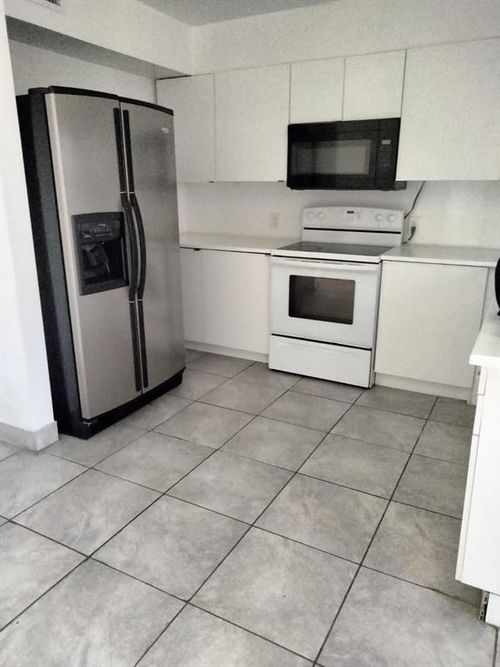 apt-28-4429 Treehouse Ln, Tamarac, FL, 33319-3346 | Card Image