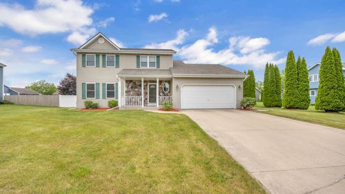 121 N White Oak Way, Saukville, WI, 53080-1670 | Card Image