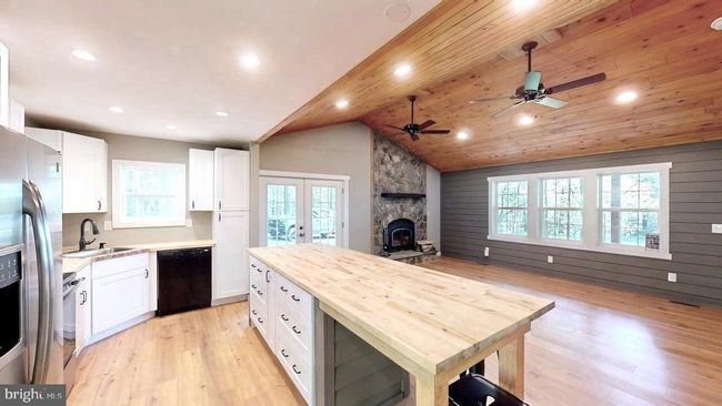 542 Hidden Acres Rd, House other with 3 bedrooms, 3 bathrooms and null parking in MOUNT STORM WV | Image 13