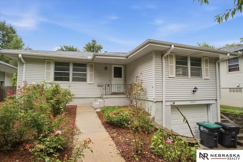 2047 N 70th St, Omaha, NE, 68104-4618 | Card Image