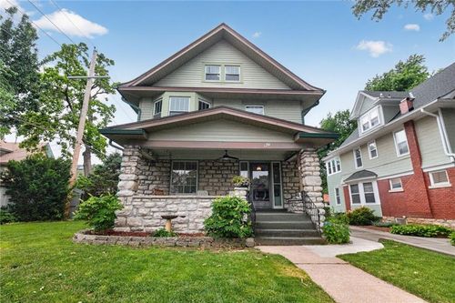 907 W 32nd St, Kansas City, MO, 64111-3601 | Card Image